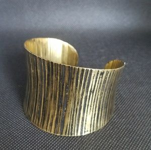 CUFF GOLD BRACELET